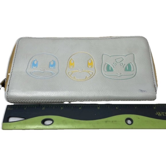 LOUNGEFLY POKEMON STARTERS WALLET Charmander, Bulbasaur, Squirtle - Picture 9 of 10